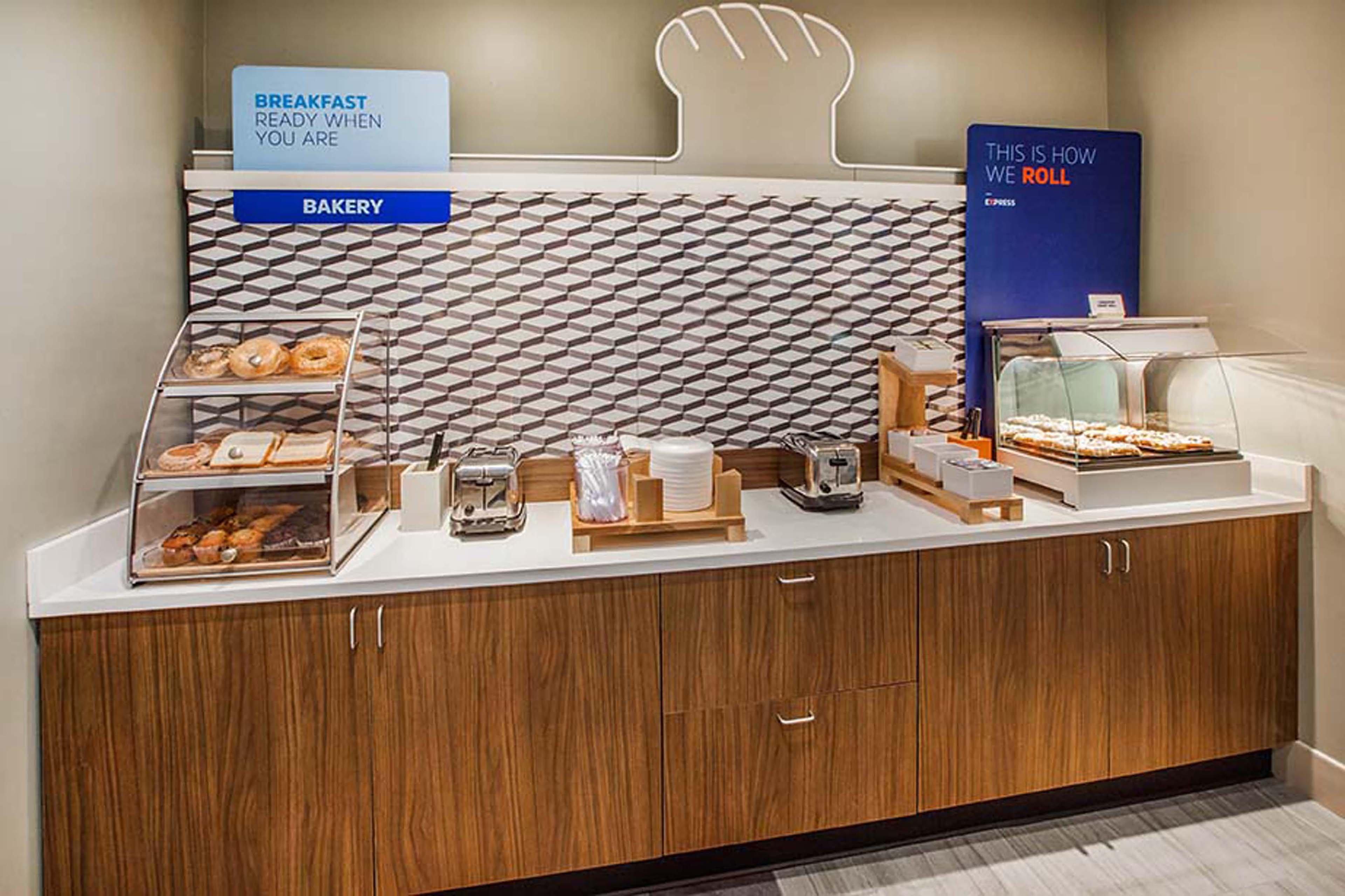 Holiday Inn Express Hotel & Suites Midlothian Turnpike By Ihg North Chesterfield Dış mekan fotoğraf