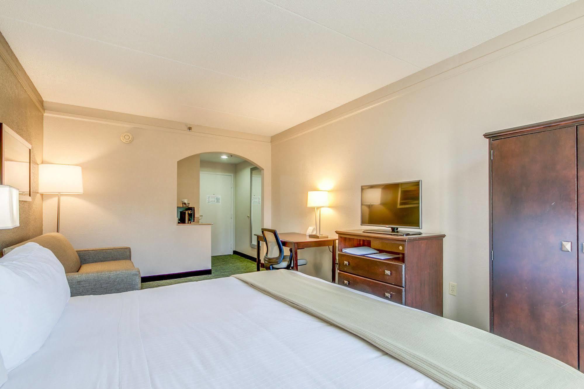Holiday Inn Express Hotel & Suites Midlothian Turnpike By Ihg North Chesterfield Dış mekan fotoğraf